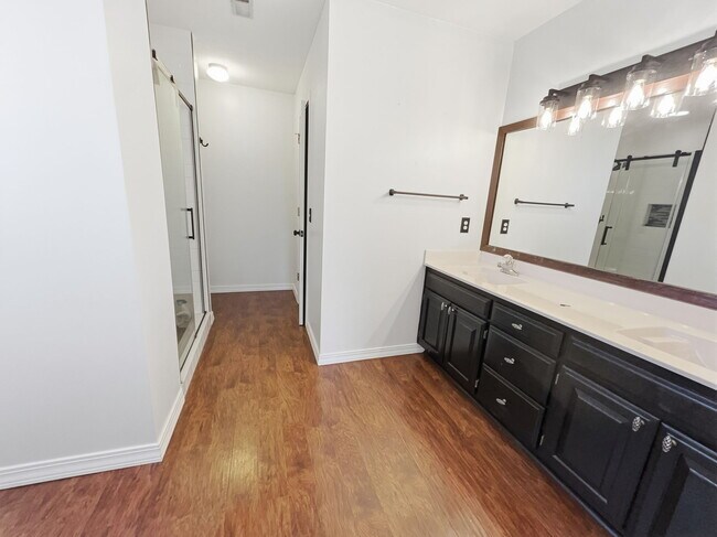 Building Photo - 3204 Peach Blossom