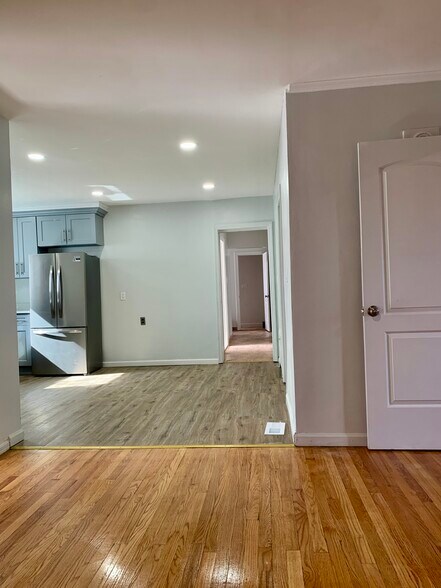 Building Photo - 336 Scranton Ave