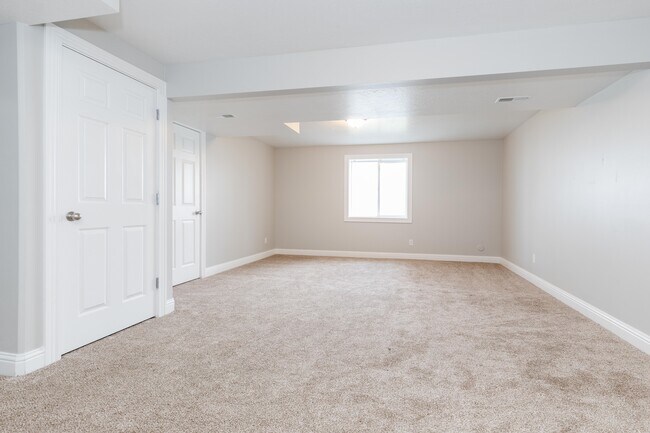 Building Photo - 237 E 270 N