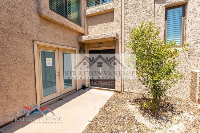 Building Photo - 310 E Bluebell Ln