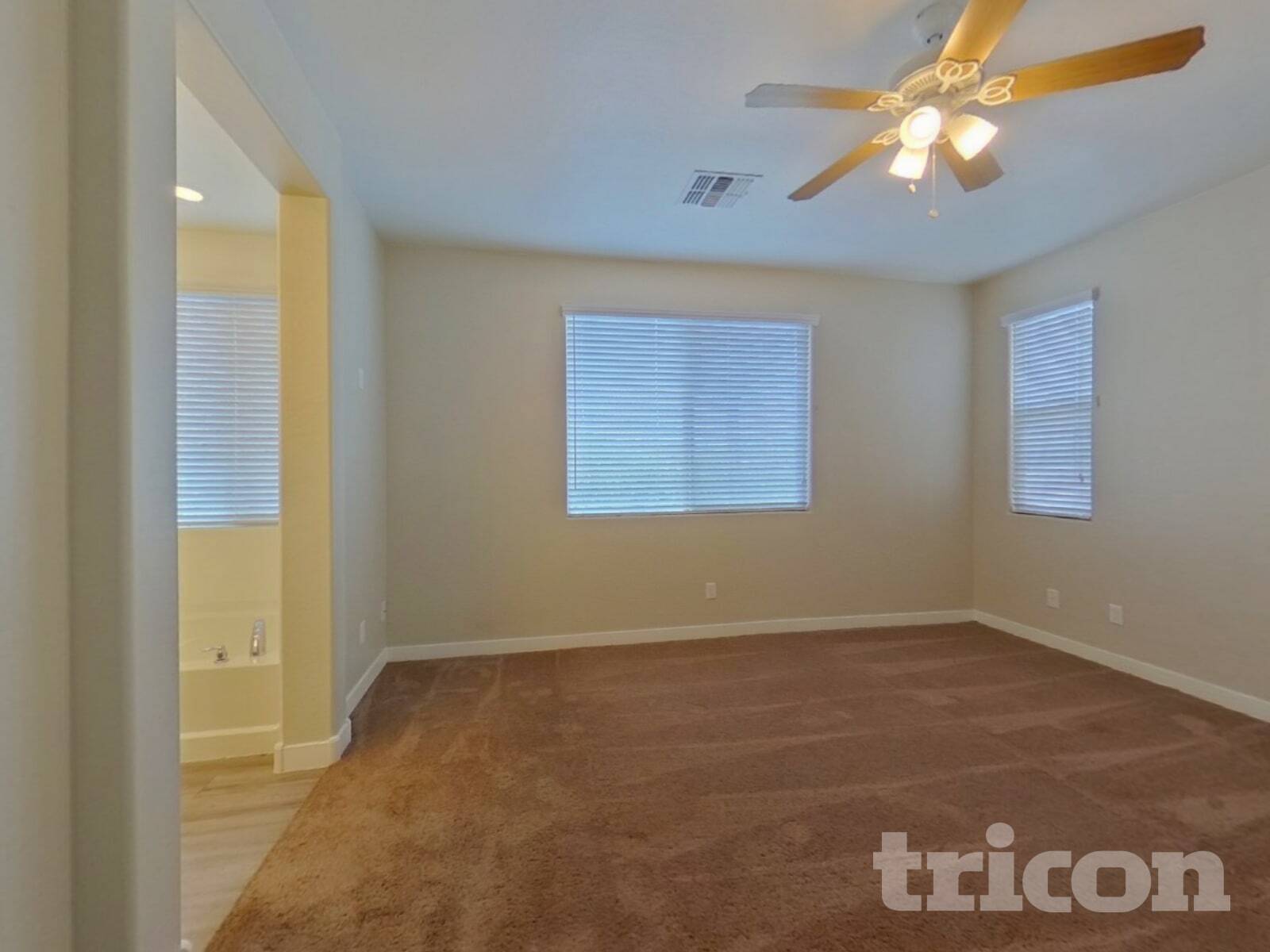 Building Photo - 2638 E Danbury Rd