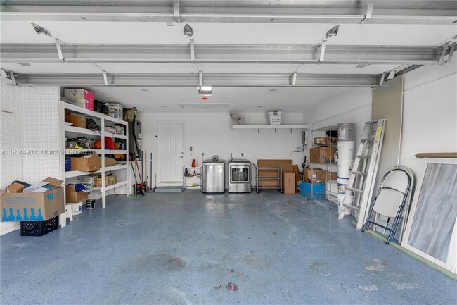 Building Photo - 2730 SE 7th Pl