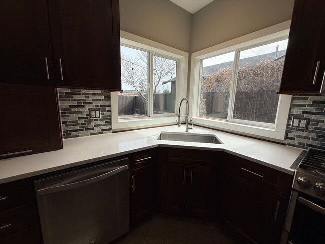 Building Photo - Fantastic 3 Bed/2 Bath Single Family Home in SE Bend