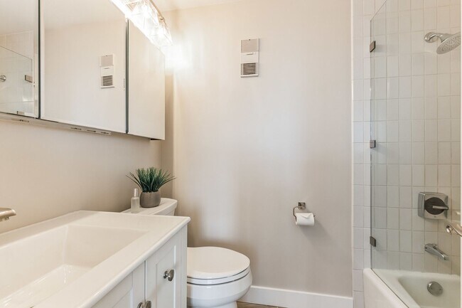 Building Photo - American Towers Furnished Condominium Downtown Salt Lake City