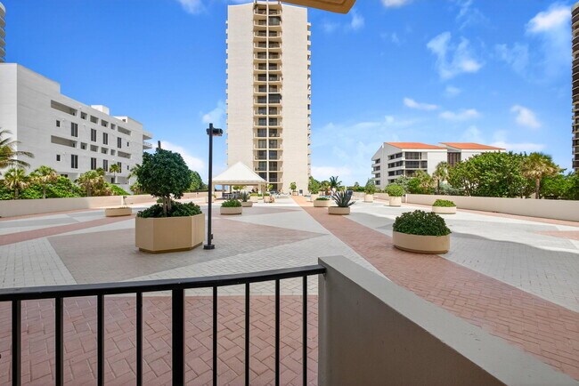 Building Photo - 4200 N Ocean Dr