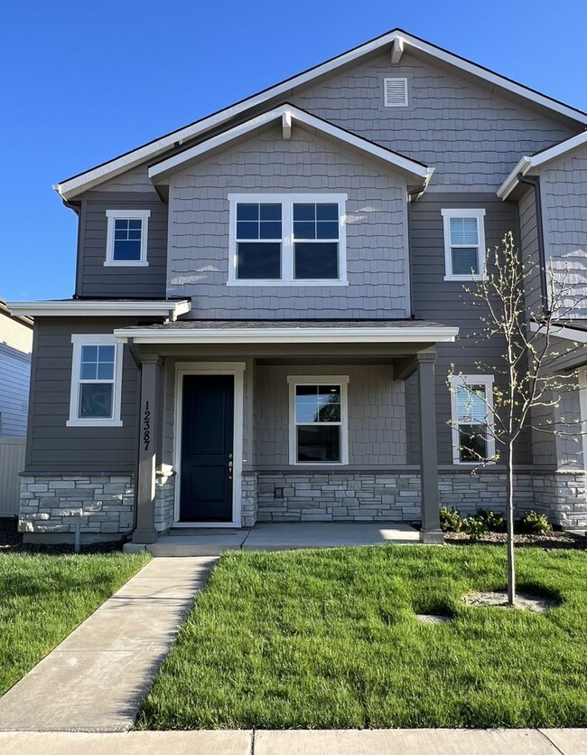Primary Photo - Brand new 3 bed 2.5 bath townhome in Stars...