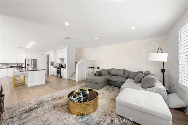 Building Photo - 120 Novel