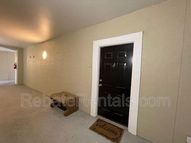 Building Photo - 8290 Gate Pkwy W