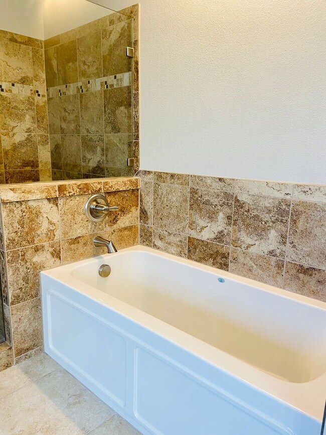 Building Photo - Rental