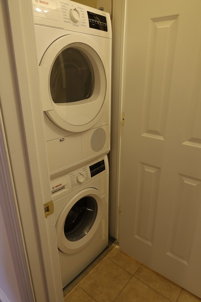 Building Photo - 105 Bethlehem Pike