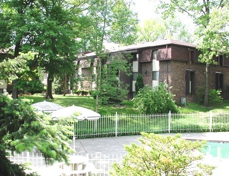 Building Photo - Cambridge Woods & Briar Cliff Woods