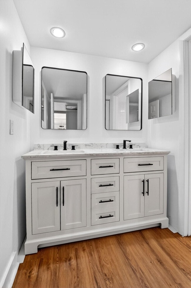 Building Photo - 198 Lake Arbor Dr