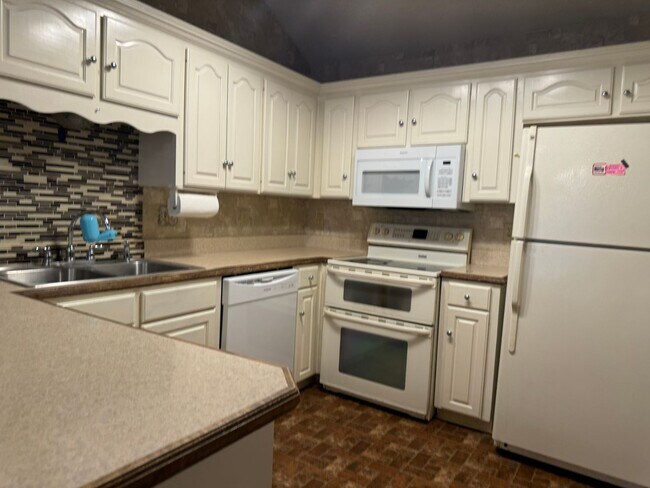 Building Photo - 9106 Bushnell Ln