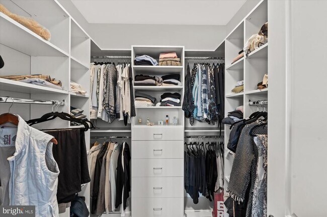 Building Photo - 600 Second St