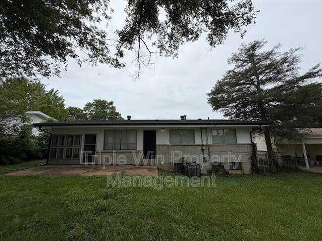 Building Photo - 2257 Luxmore Dr