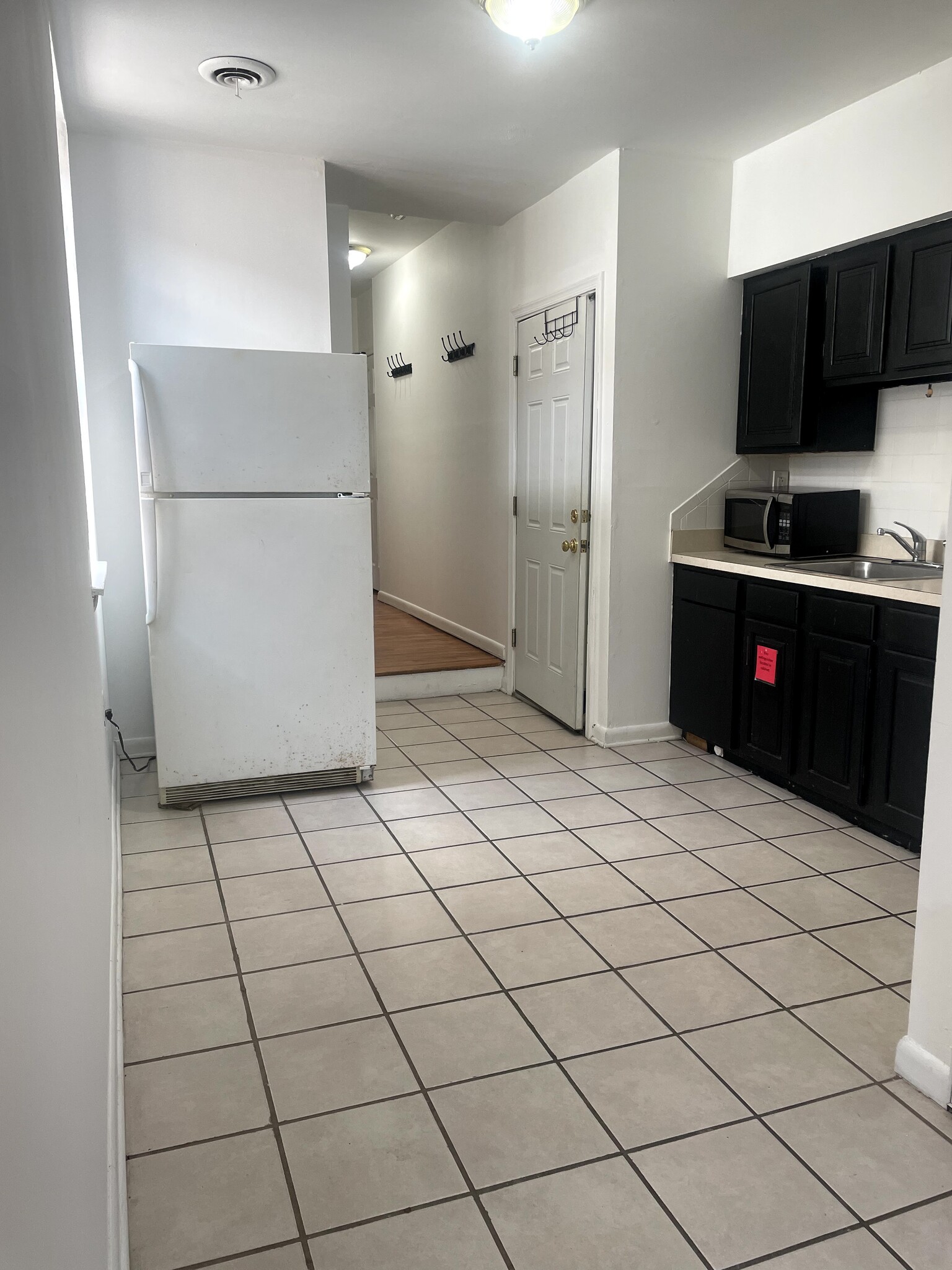 2150 N Carlisle Apt 2 - Kitchen - 2148 N Carlisle St