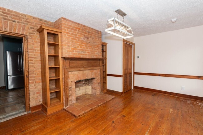 Building Photo - 562 Smithfield Ln