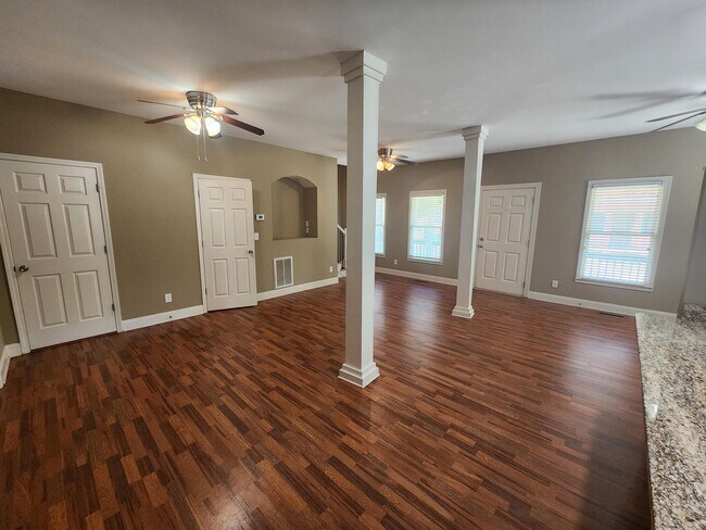 Building Photo - 137 Strickland Ave