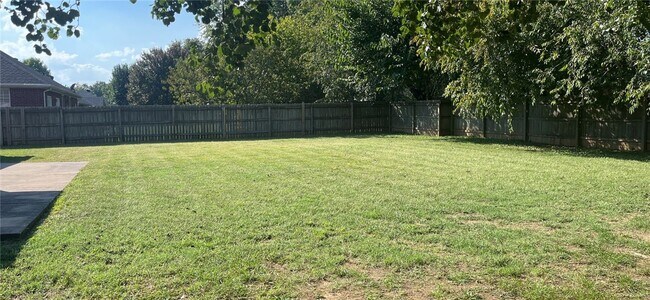 Building Photo - 143 Fox Run Cir