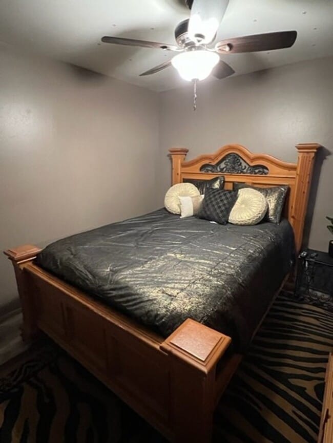 Building Photo - Fully furnished 1 bedroom