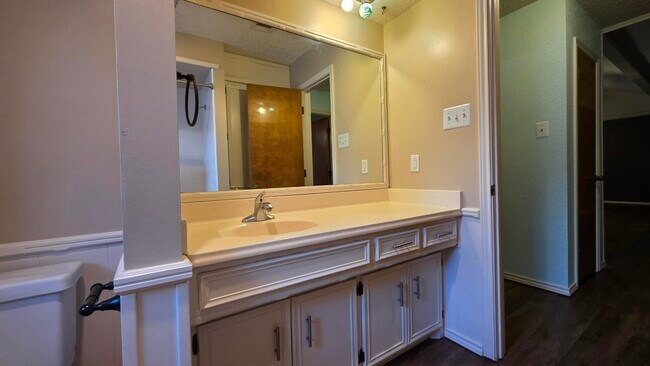 Building Photo - 8604 Jordan Dr