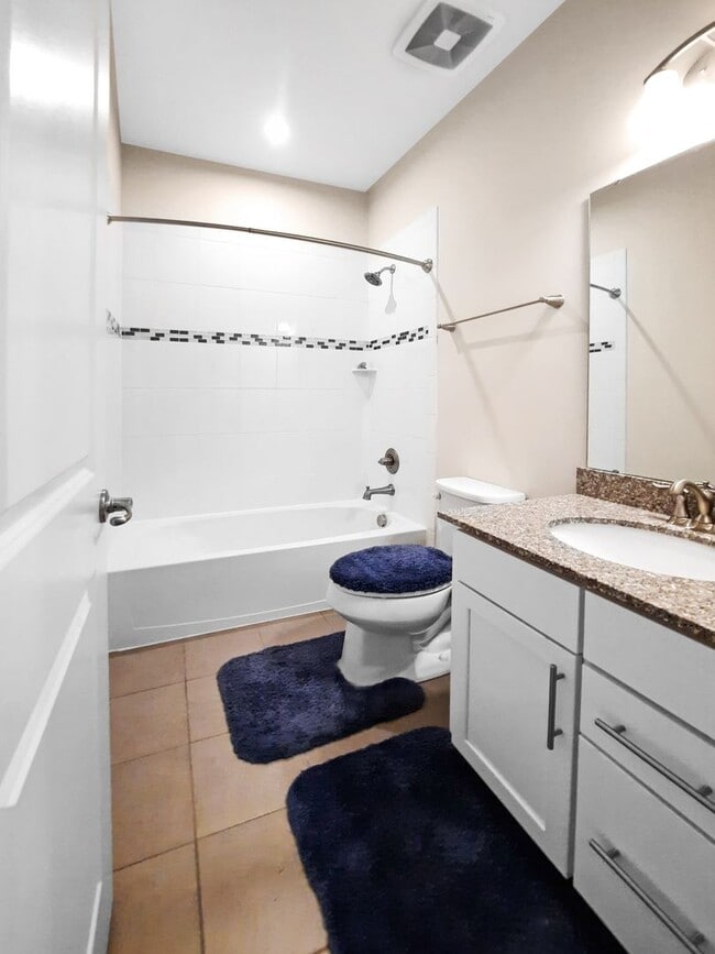 Building Photo - 3BR/3BA TH with Luxury Upgrades + Tesla Ch...