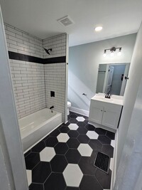 Building Photo - 3 BEDROOM SINGLE FAMILY