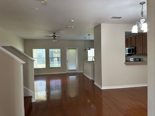 Building Photo - Three Bedroom Townhome at Cypress Lakes in Kissimmee