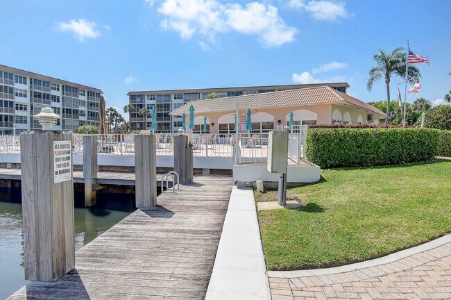 Building Photo - 2717 Florida Blvd