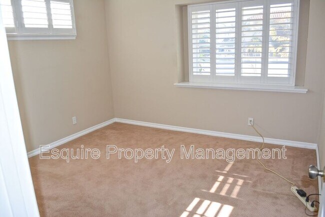 Building Photo - 1458 Dara St