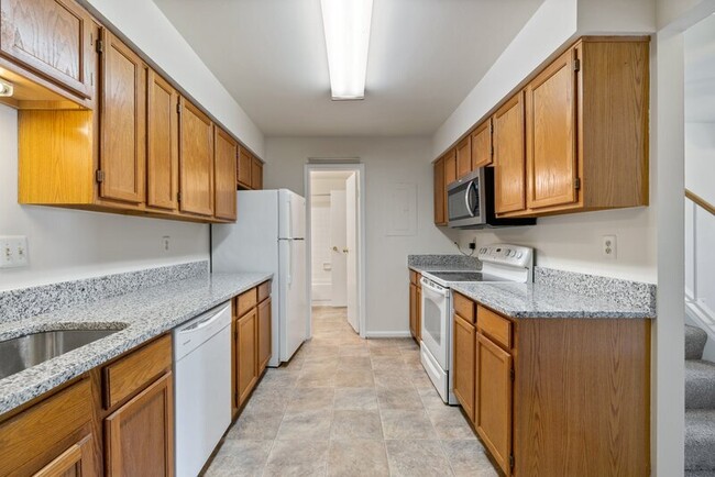 Building Photo - 7511 Belle Grae Dr