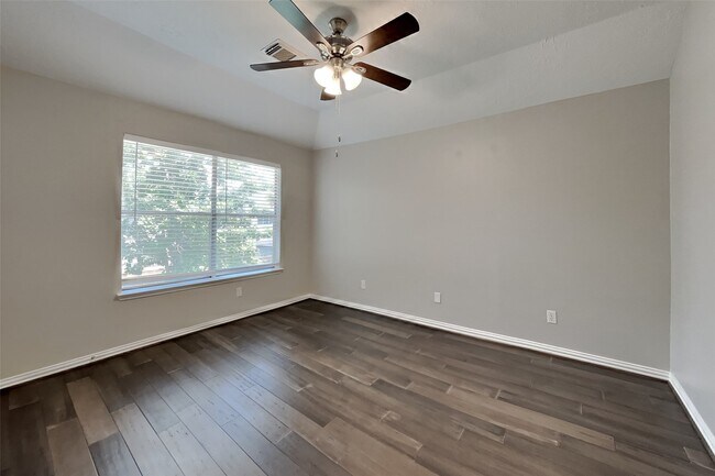 Building Photo - 1703 Calmar Dr