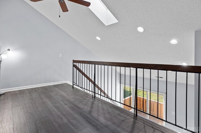 Building Photo - 7520 Tamarron Dr