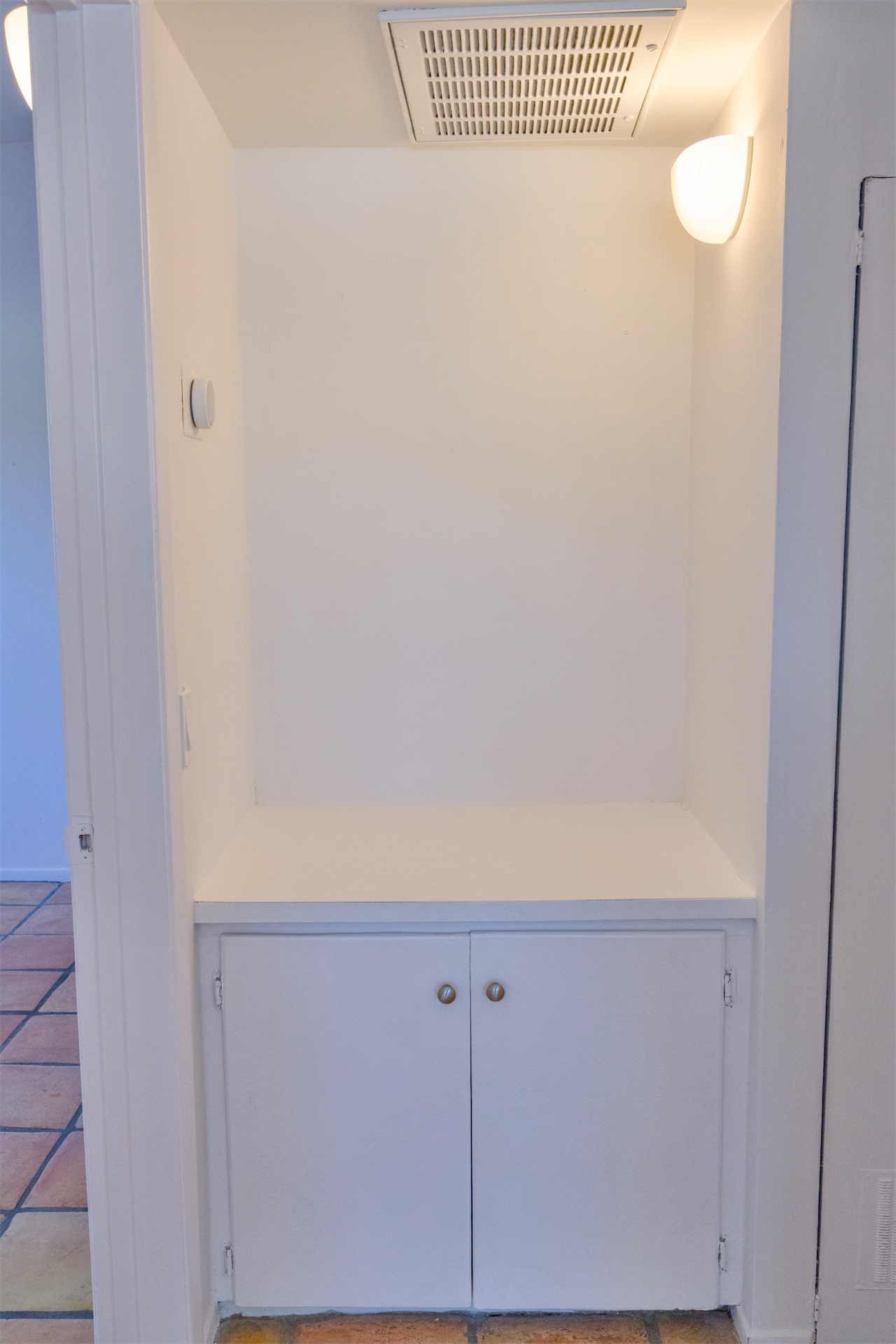 Building Photo - 975 E Camino Parocela