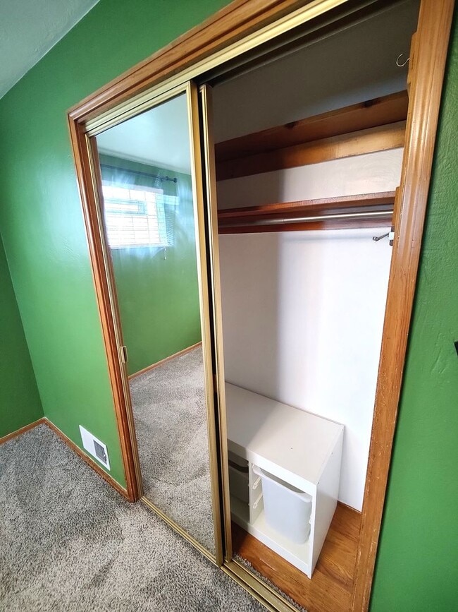 Building Photo - *Updated & Charming 2BD/2BA Single Family ...