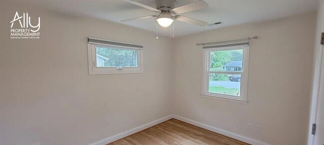 Building Photo - 290 Windfield Cir
