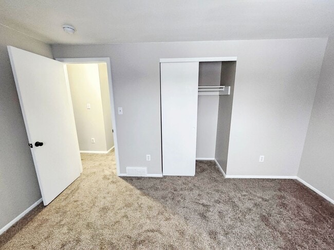 Building Photo - MOVE-IN READY 3bd 1ba Home – Recently Updated!