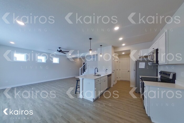 Building Photo - 6925 Holly Ct