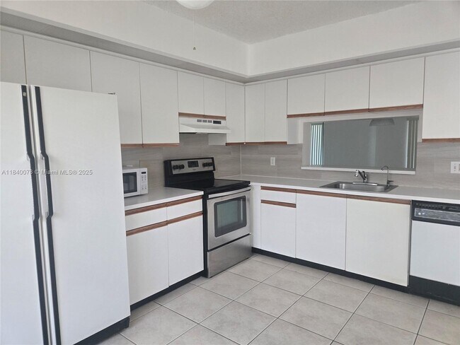 Building Photo - 1201 SW 128th Terrace