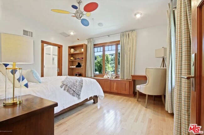 Building Photo - 130 S Arroyo Blvd