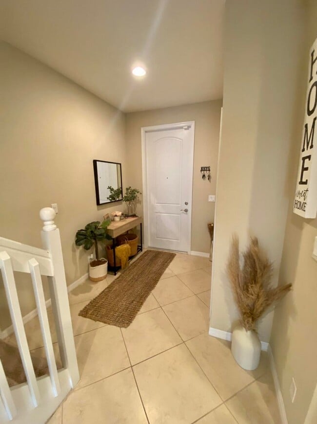 Building Photo - 2622 Webb Ave