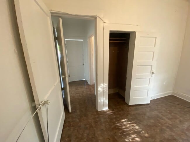 Building Photo - Home For Rent