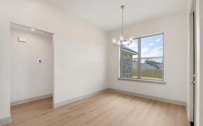 Building Photo - 382 Mary Cir