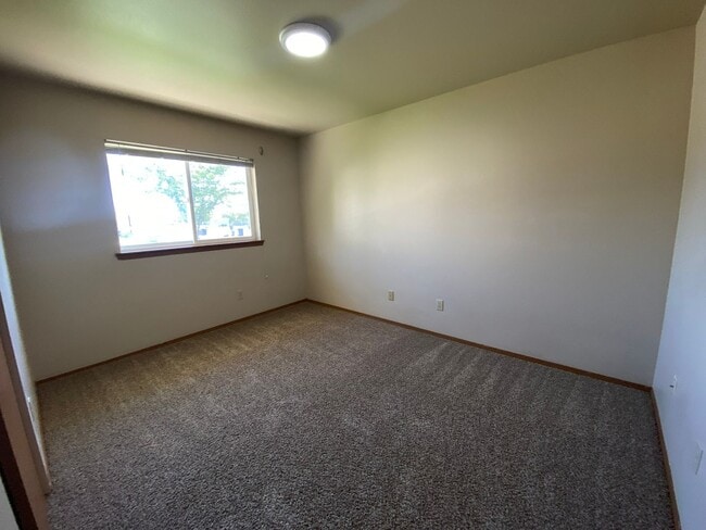 Building Photo - 1001 E 19th Ave