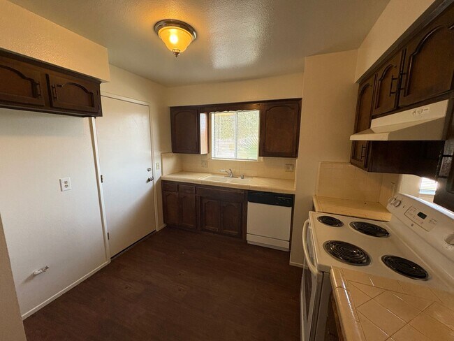 Building Photo - 3229