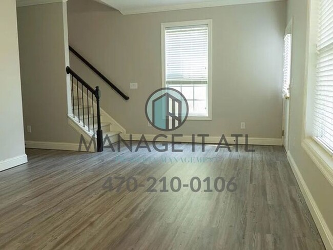 Building Photo - Modern 3 Bedroom Townhome in Peachtree Cor...