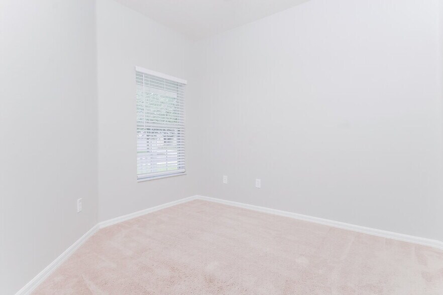 Building Photo - 12749 Evington Point Dr