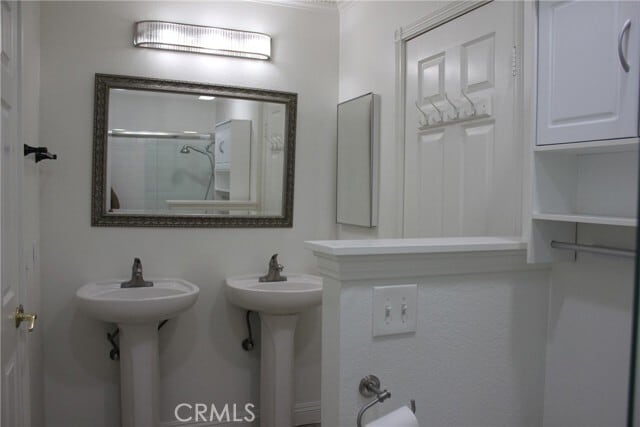 Building Photo - 563 E City Ct