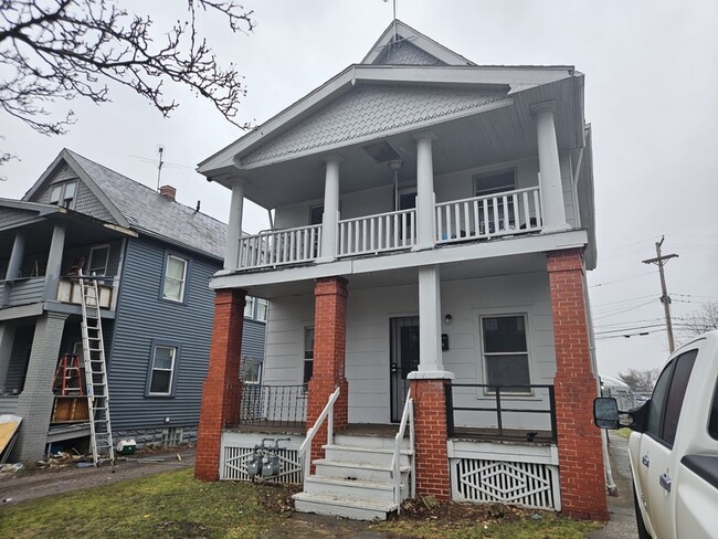 Building Photo - 4110 E 64th St