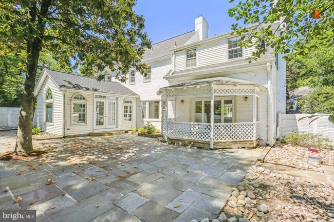 Building Photo - 5508 Dorset Ave